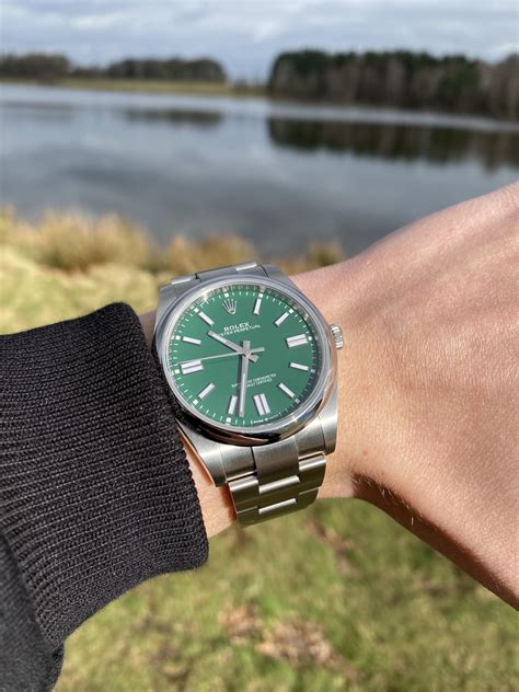 rolex oyster perpetual 41 green dial